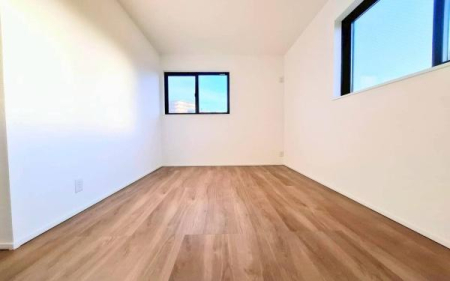 �_�ސ쌧����s�P�s1���ڂ̐V�z��ˌ��Ă̎q������