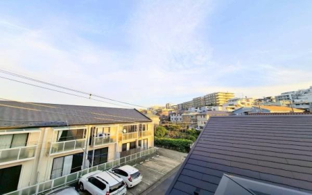 �_�ސ쌧����s�P�s1���ڂ̐V�z��ˌ��Ă̏Z�˂���̒��]�ʐ^