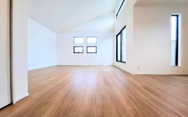 �_�ސ쌧����s�P�s1���ڂ̐V�z��ˌ��Ẵ��r���O