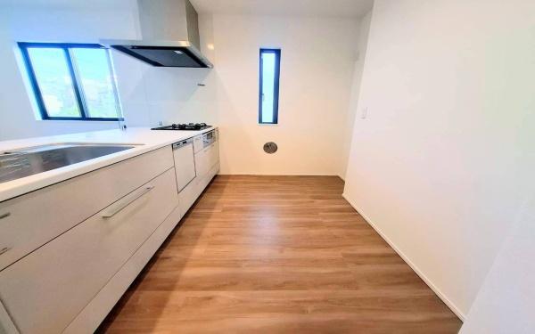 �_�ސ쌧����s�P�s1���ڂ̐V�z��ˌ��ẴL�b�`��