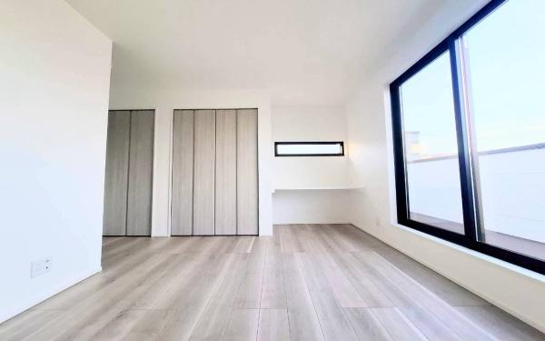 �_�ސ쌧����s�P�s1���ڂ̐V�z��ˌ��Ă̐Q��