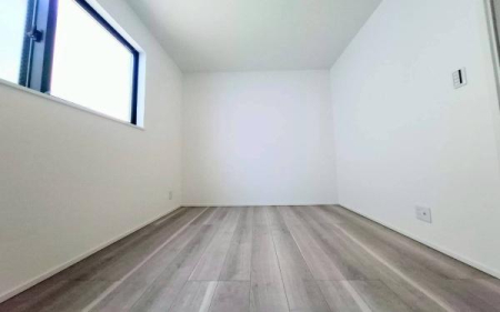 �_�ސ쌧����s�P�s1���ڂ̐V�z��ˌ��Ă̎q������