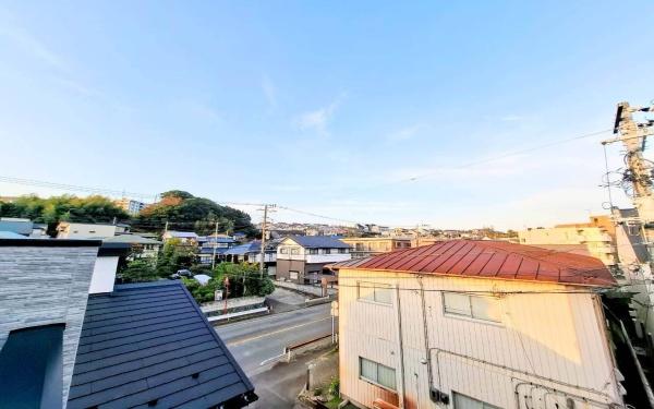 �_�ސ쌧����s�P�s1���ڂ̐V�z��ˌ��Ă̏Z�˂���̒��]�ʐ^