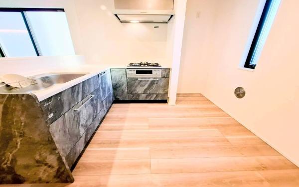 �_�ސ쌧����s�P�s1���ڂ̐V�z��ˌ��ẴL�b�`��