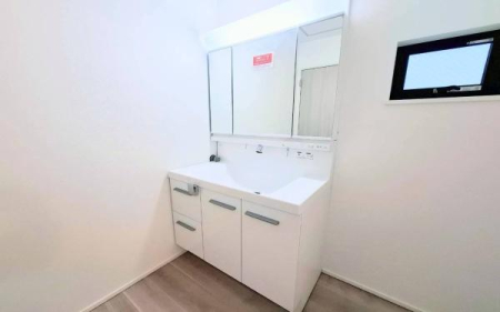 �_�ސ쌧����s�P�s1���ڂ̐V�z��ˌ��Ă̐��ʑ�E���ʏ�