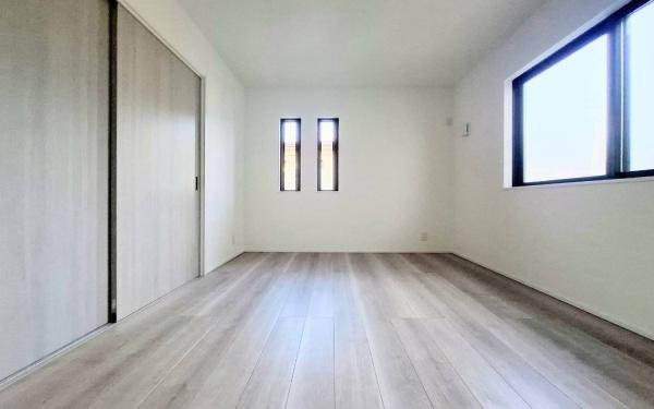 �_�ސ쌧����s�P�s1���ڂ̐V�z��ˌ��Ă̎q������