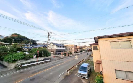 �_�ސ쌧����s�P�s1���ڂ̐V�z��ˌ��Ă̏Z�˂���̒��]�ʐ^