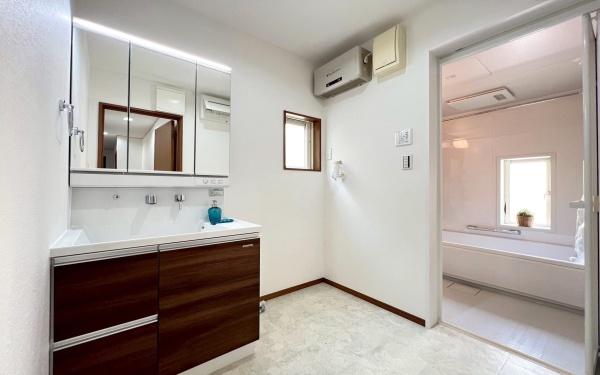 �_�ސ쌧���l�s�_�ސ�揼����2���ڂ̒��È�ˌ��Ă̐��ʑ�E���ʏ�