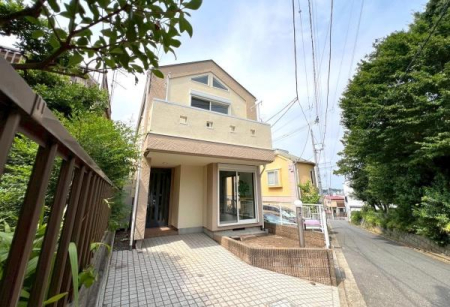 �_�ސ쌧���l�s�_�ސ�揼����2���ڂ̒��È�ˌ��Ă̑O�ʓ��H�܂ތ��n�ʐ^