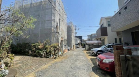 �_�ސ쌧���q�s��D4���ڂ̐V�z��ˌ��Ă̑O�ʓ��H�܂ތ��n�ʐ^