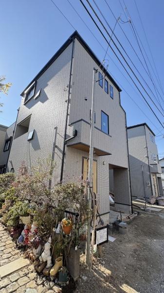 �_�ސ쌧���q�s��D4���ڂ̐V�z��ˌ��Ă̑O�ʓ��H�܂ތ��n�ʐ^