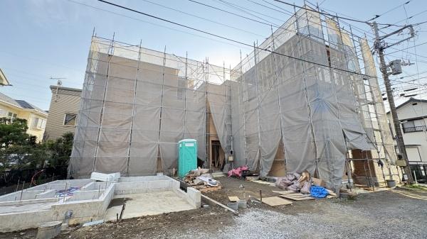 �_�ސ쌧���q�s��D4���ڂ̐V�z��ˌ��Ă̑O�ʓ��H�܂ތ��n�ʐ^