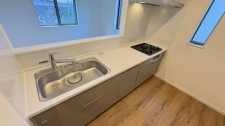 �_�ސ쌧���q�s���R5���ڂ̐V�z��ˌ��ẴL�b�`��