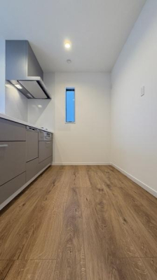 �_�ސ쌧���q�s���R5���ڂ̐V�z��ˌ��ẴL�b�`��