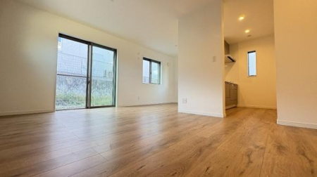 �_�ސ쌧���q�s���R5���ڂ̐V�z��ˌ��Ẵ��r���O