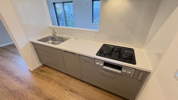 �_�ސ쌧���q�s���R5���ڂ̐V�z��ˌ��ẴL�b�`��