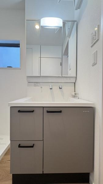 �_�ސ쌧���q�s���R5���ڂ̐V�z��ˌ��Ă̐��ʑ�E���ʏ�