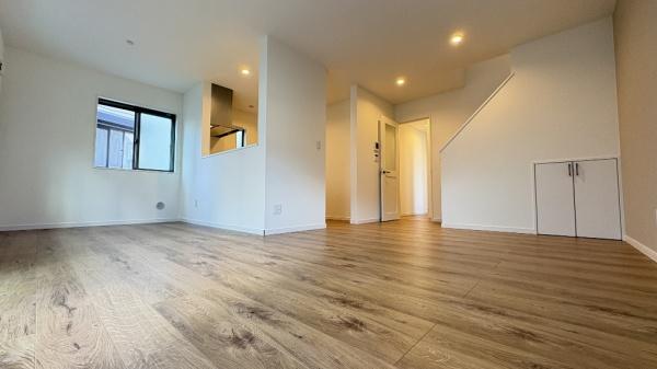 �_�ސ쌧���q�s���R5���ڂ̐V�z��ˌ��Ẵ��r���O