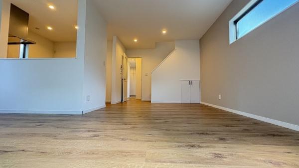 �_�ސ쌧���q�s���R5���ڂ̐V�z��ˌ��Ẵ��r���O