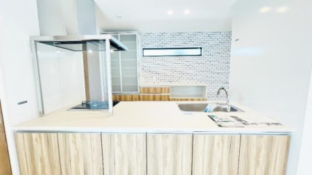 �_�ސ쌧���l�s�t��������u4���ڂ̐V�z��ˌ��ẴL�b�`��