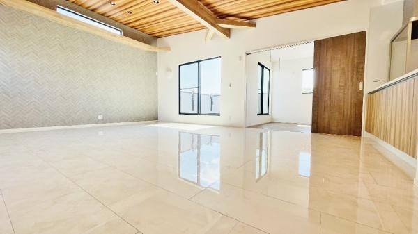 �_�ސ쌧���l�s�t��������u4���ڂ̐V�z��ˌ��Ẵ��r���O