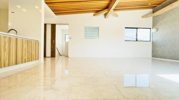 �_�ސ쌧���l�s�t��������u4���ڂ̐V�z��ˌ��Ẵ��r���O