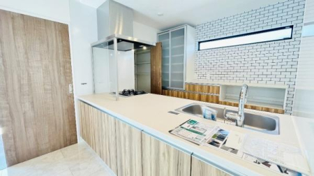 �_�ސ쌧���l�s�t��������u4���ڂ̐V�z��ˌ��ẴL�b�`��