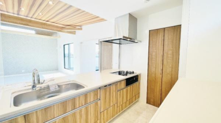 �_�ސ쌧���l�s�t��������u4���ڂ̐V�z��ˌ��ẴL�b�`��