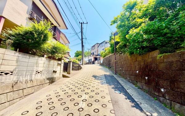 �_�ސ쌧���l�s������P�u�̒��È�ˌ��Ă̑O�ʓ��H�܂ތ��n�ʐ^