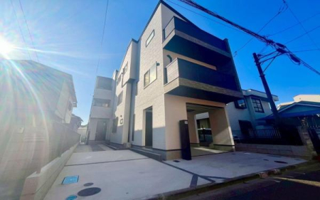 �_�ސ쌧���q�s���ܒJ2���ڂ̐V�z��ˌ��Ă̌��n�O�ώʐ^