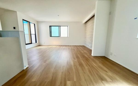 �_�ސ쌧���q�s���ܒJ2���ڂ̐V�z��ˌ��Ẵ��r���O