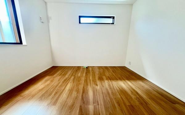 �_�ސ쌧���q�s���ܒJ2���ڂ̐V�z��ˌ��Ă̎q������