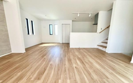 �_�ސ쌧���q�s���ܒJ2���ڂ̐V�z��ˌ��Ẵ��r���O