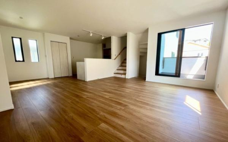 �_�ސ쌧���q�s���ܒJ2���ڂ̐V�z��ˌ��Ẵ��r���O