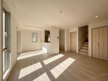 �_�ސ쌧���l�s�΋�k���񒬂̐V�z��ˌ��Ẵ��r���O