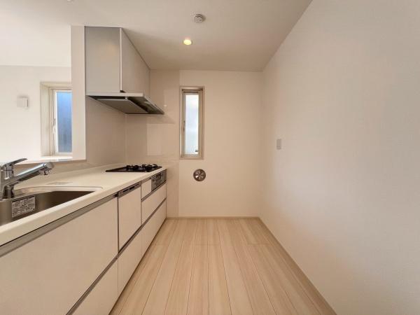 �_�ސ쌧���l�s�΋�k���񒬂̐V�z��ˌ��ẴL�b�`��