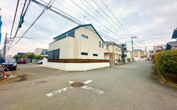 �_�ސ쌧���l�s�`�k�扺�c��3���ڂ̐V�z��ˌ��Ă̑O�ʓ��H�܂ތ��n�ʐ^