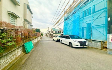 �_�ސ쌧���l�s�`�k�扺�c��3���ڂ̐V�z��ˌ��Ă̑O�ʓ��H�܂ތ��n�ʐ^