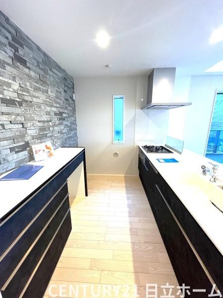 �_�ސ쌧���s��������P�u6���ڂ̐V�z��ˌ��ẴL�b�`��