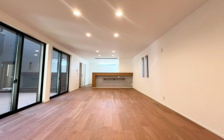 �_�ސ쌧���q�s�򖾎�4���ڂ̐V�z��ˌ��Ẵ��r���O