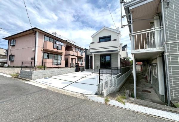 �_�ސ쌧���l�s���攒��6���ڂ̐V�z��ˌ��Ă̑O�ʓ��H�܂ތ��n�ʐ^