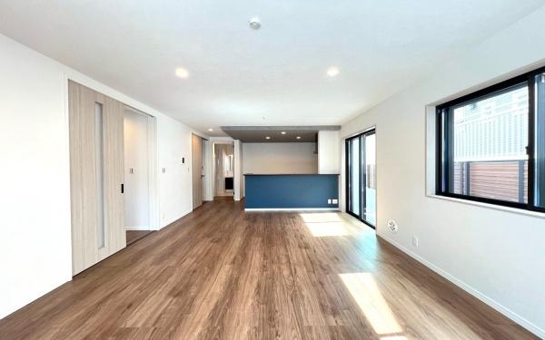 �_�ސ쌧���l�s���攒��6���ڂ̐V�z��ˌ��Ẵ��r���O