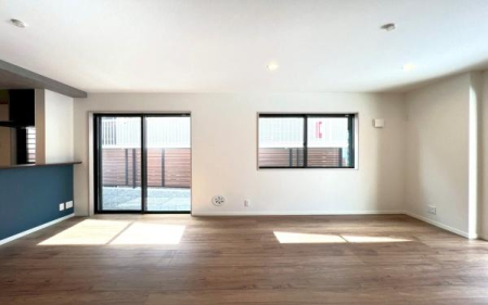 �_�ސ쌧���l�s���攒��6���ڂ̐V�z��ˌ��Ẵ��r���O