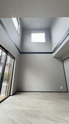 �_�ސ쌧���l�s�t���꒬�̐V�z��ˌ��Ẵ��r���O