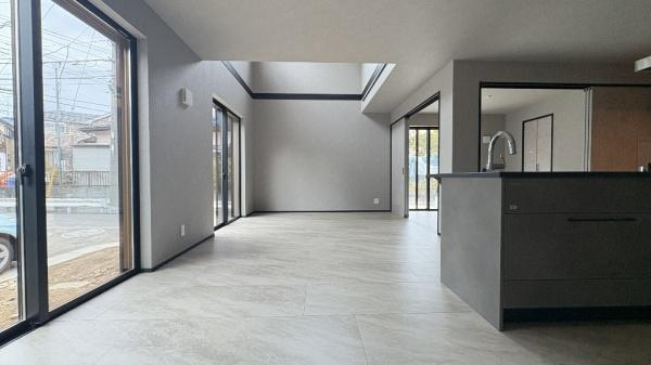 �_�ސ쌧���l�s�t���꒬�̐V�z��ˌ��Ẵ��r���O