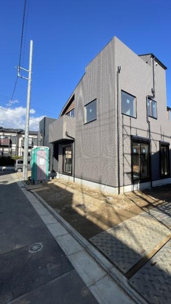 �_�ސ쌧���l�s�t���꒬�̐V�z��ˌ��Ă̑O�ʓ��H�܂ތ��n�ʐ^