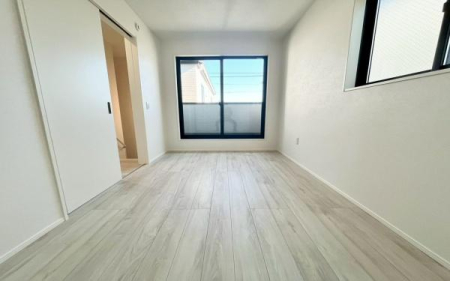 �_�ސ쌧���s����哇5���ڂ̐V�z��ˌ��Ă̐Q��