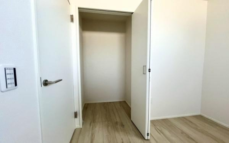 �_�ސ쌧���s����哇5���ڂ̐V�z��ˌ��Ă̎��[