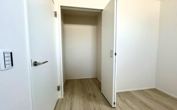 �_�ސ쌧���s����哇5���ڂ̐V�z��ˌ��Ă̎��[