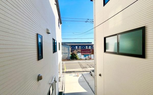 �_�ސ쌧���s����哇5���ڂ̐V�z��ˌ��Ă̏Z�˂���̒��]�ʐ^